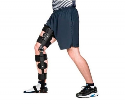 Knee, ankle and foot orthosis (KAFO) / articulated